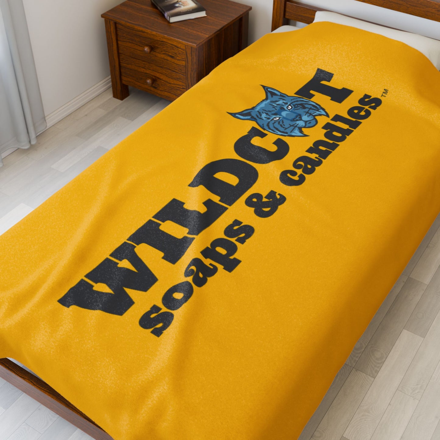 Cozy Velveteen Plush Blanket - Perfect for Home Decor & Gifts